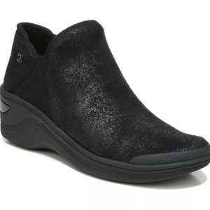 B Zees Domino Black Size 9 Wide Washable Booties